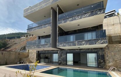Duplex Villa With Amazing City And Sea View For Sale In Alanya 1