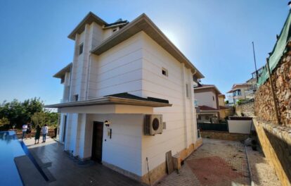 Partly Furnished Villa For Sale In Alanya With City View 6