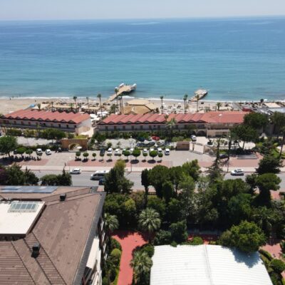 Beachfront Four Room Apartment For Sale In Alanya Oba 1