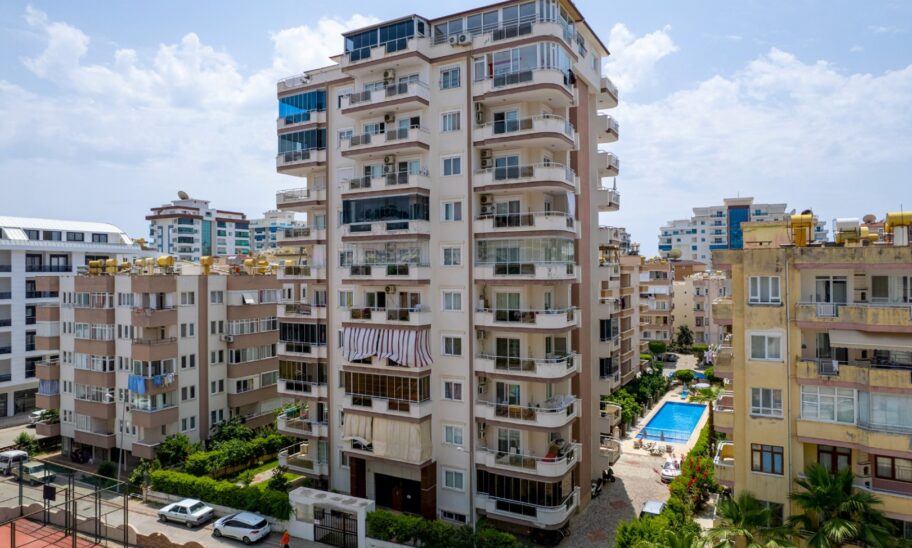 Penthouse duplex med udsigt over byen til salg i Mahmutlar Alanya 1
