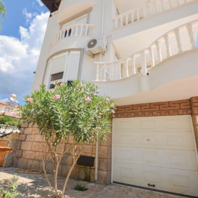 Möblierte 6-Zimmer-Triplex-Villa zum Verkauf in Mahmutlar Alanya 2