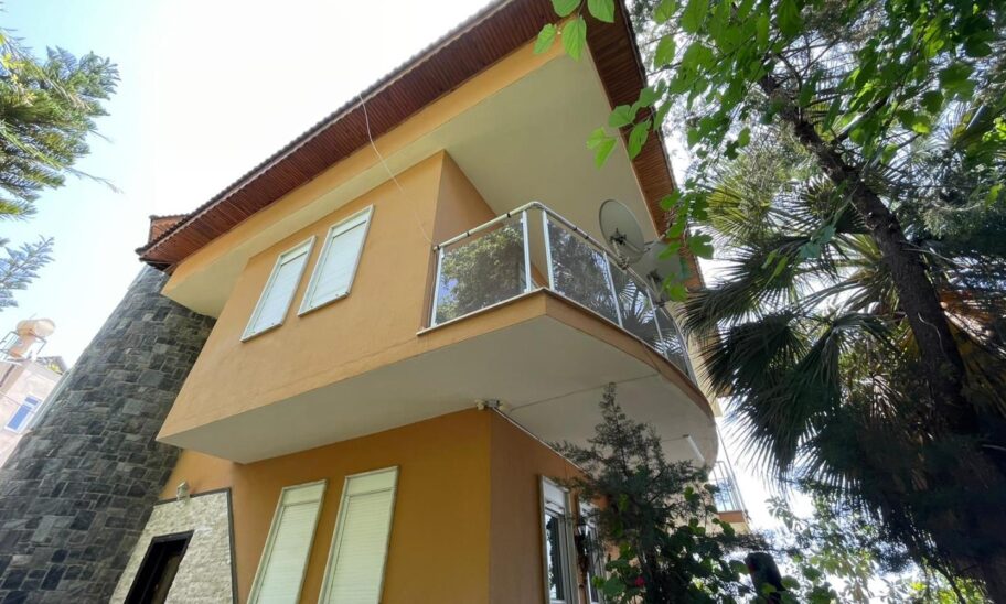 Möblierte 4-Zimmer-Villa zum Verkauf in Tepe Alanya 1