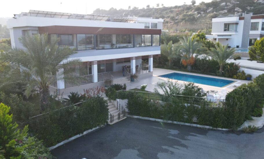 Beachfront 6 Room Villa For Sale In Esentepe Cyprus 8