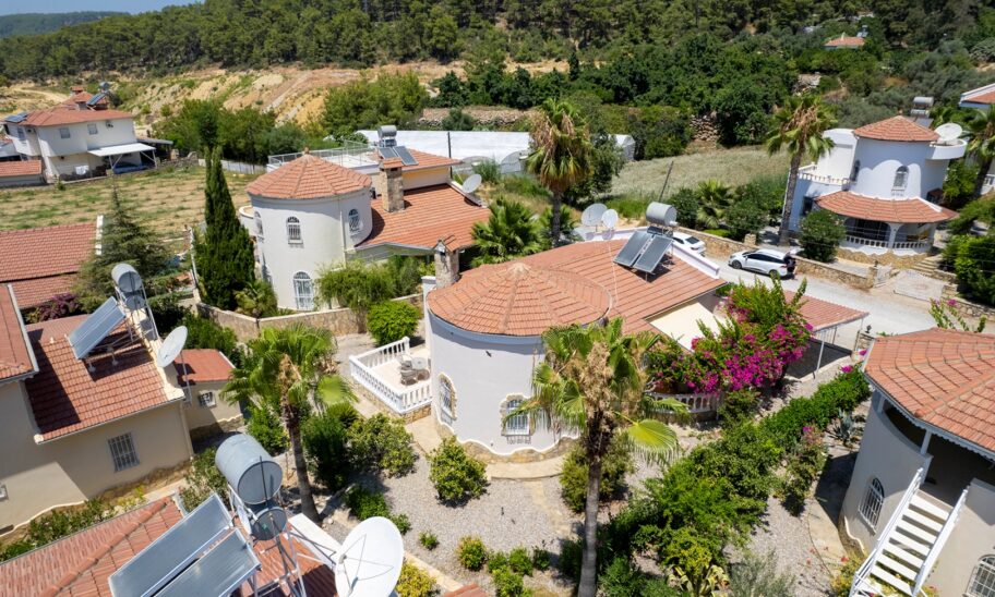 Avsallar Alanya'da Satılık Lüks Dört Odalı Villa 1