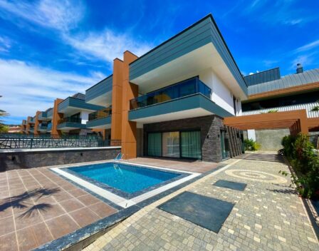 Alanya Avsallar'da Satılık Lüks 5 Odalı Tripleks Villa 1