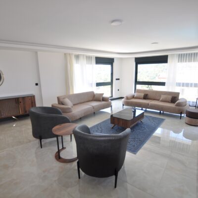 Luksus 8-roms triplex villa til salgs i Kargicak Alanya 2