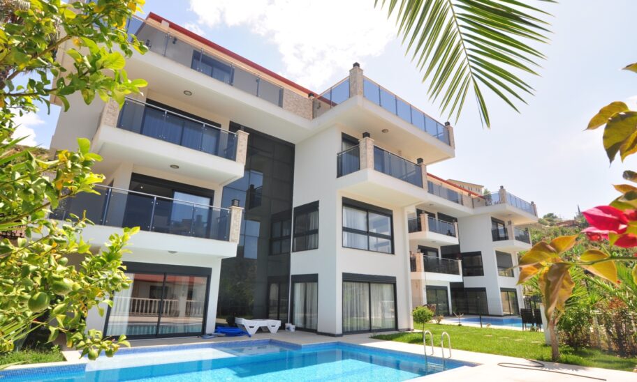 Luksus 8-roms triplex villa til salgs i Kargicak Alanya 15