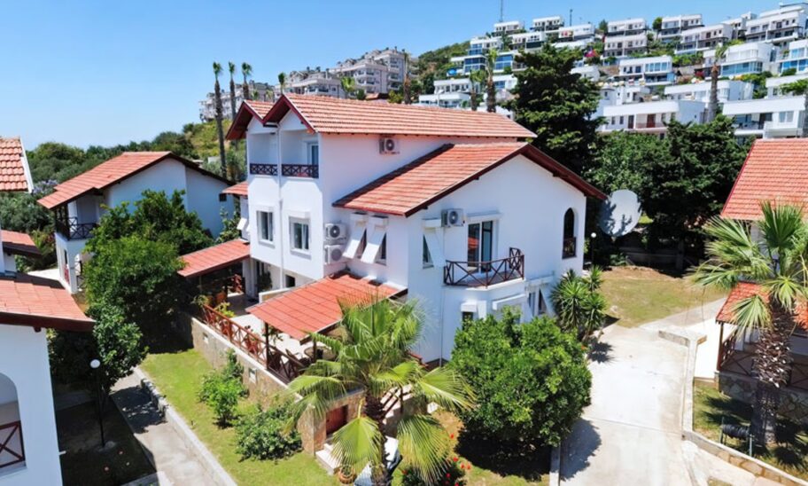 10 Room Triplex Villa For Sale In Demirtas Alanya 1
