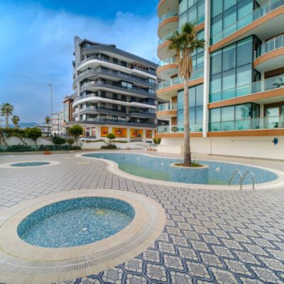 Strandfront luksus 5 værelses penthouse duplex til salg i Oba Alanya 15