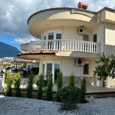 Möblierte, günstige 4-Zimmer-Villa zum Verkauf in Kargicak Alanya 1