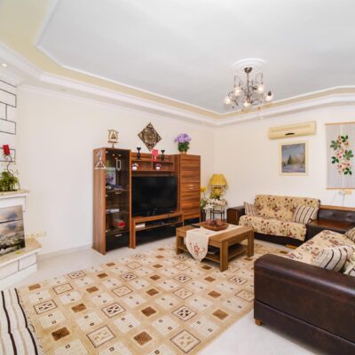 Billig møblert 4 roms villa til salgs i Konakli Alanya 1