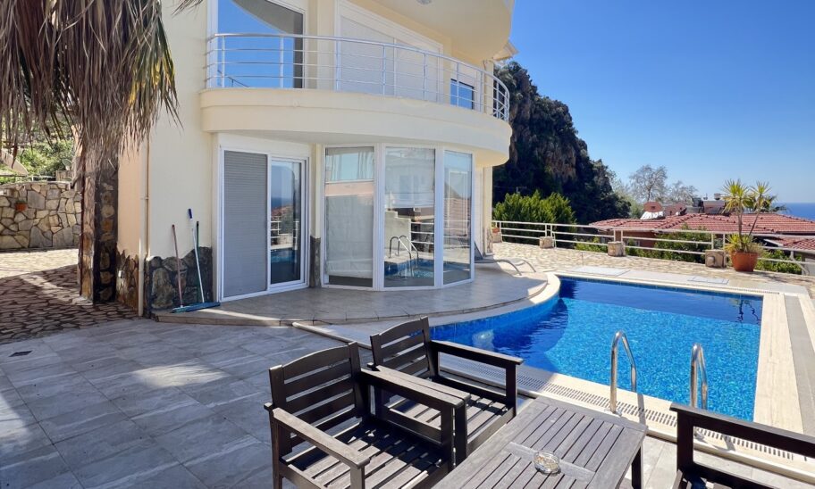 Möblierte 4-Zimmer-Villa mit Meerblick zum Verkauf in Kestel Alanya 2