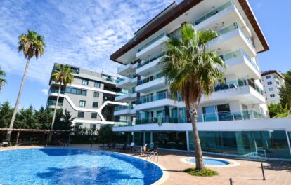 Beachfront Furnished 3 Room Apartment For Sale In Kargicak Alanya 1