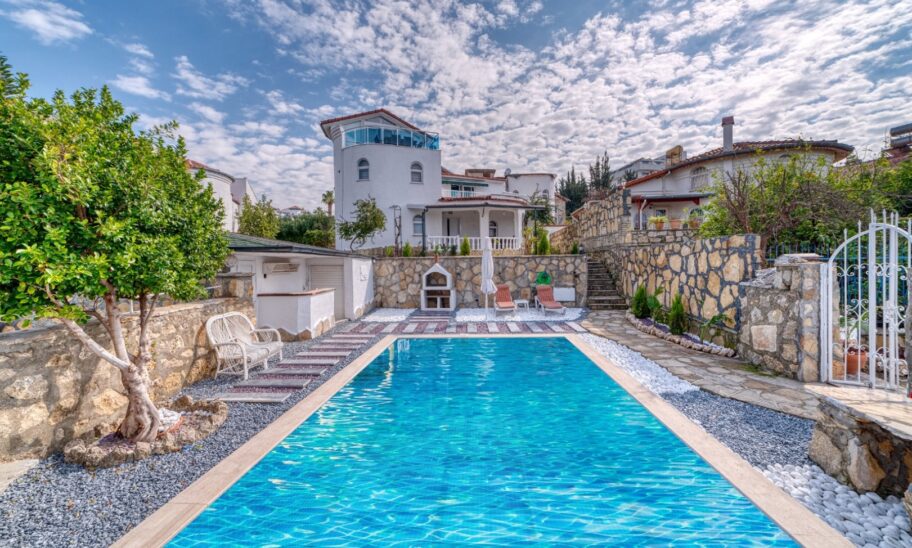 Möblierte 6-Zimmer-Triplex-Villa zum Verkauf in Turkler Alanya 2