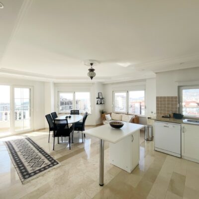 Umeblowany apartament z 5 pokojami i widokiem na morze na sprzedaż w Tosmur Alanya 3