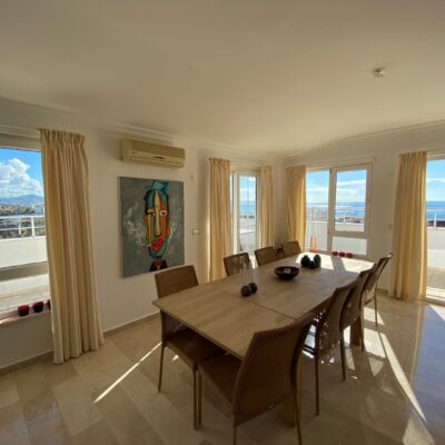Umeblowany 4-pokojowy apartament z widokiem na morze na sprzedaż w Tosmur Alanya 3