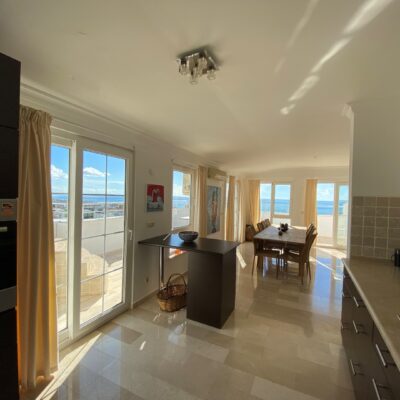Umeblowany 4-pokojowy apartament z widokiem na morze na sprzedaż w Tosmur Alanya 5
