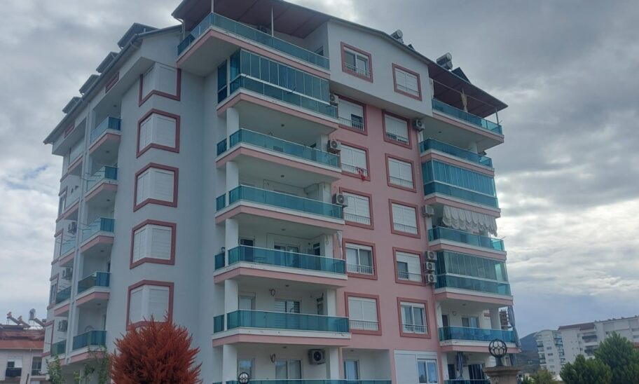 Edullinen 4 huoneen huoneisto myytävänä Gazipasa Antalyassa 1