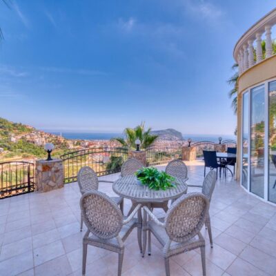 Luxuriöse 4-Zimmer-Villa mit Meerblick zum Verkauf in Tepe Alanya 8