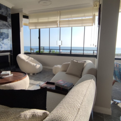 Umeblowane 3-pokojowe mieszkanie przy plaży na sprzedaż w Tosmur Alanya 1