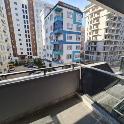 Billig 2 roms leilighet til salgs i Mahmutlar Alanya 1