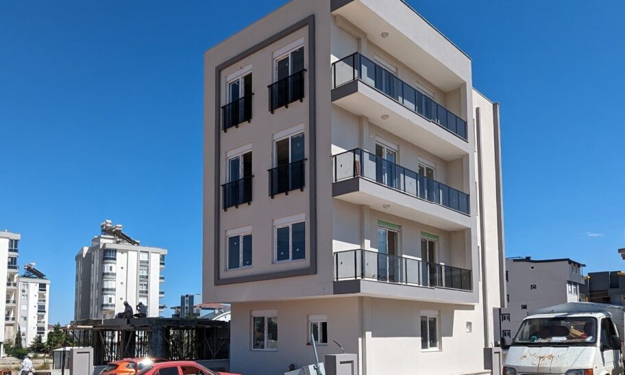 Nybygget billig 3 værelses lejlighed til salg i Kepez Antalya 4