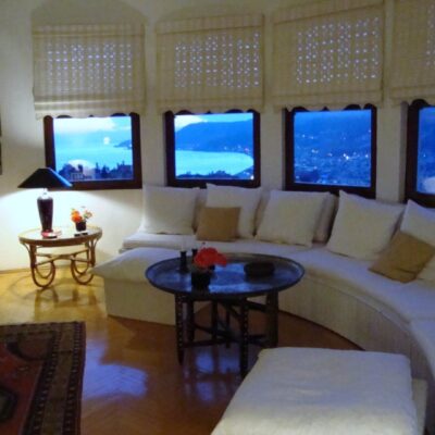 Umeblowany 4-pokojowy apartament dwupoziomowy z widokiem na morze i zamek na sprzedaż w Alanyi 10