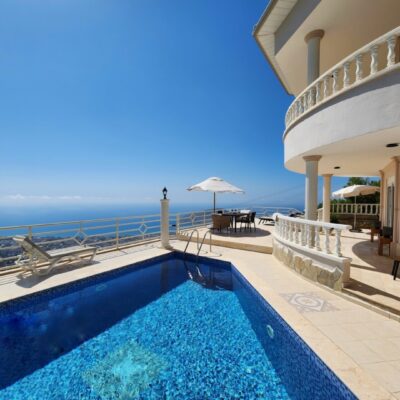 Alanya Bektaş'ta Deniz Manzaralı Eşyalı 5 Odalı Satılık Villa 15