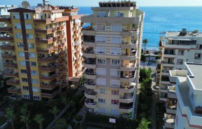 Goedkoop 3-kamerappartement aan het strand te koop in Mahmutlar Alanya 4