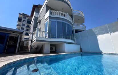 Alanya Avsallar'da Satılık Eşyalı 4 Odalı Villa 1