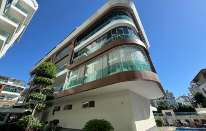 Centraal gelegen 2-kamerappartement te koop in Cleopatra Alanya 15