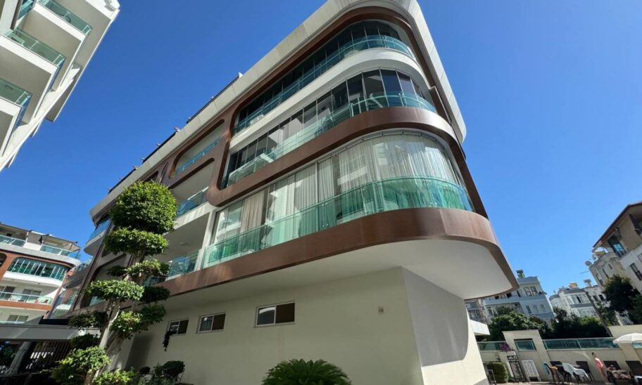 Centraal gelegen 2-kamerappartement te koop in Cleopatra Alanya 15