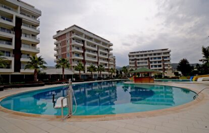 Goedkoop gemeubileerd 3 kamer appartement te koop in Demirtas Alanya 2