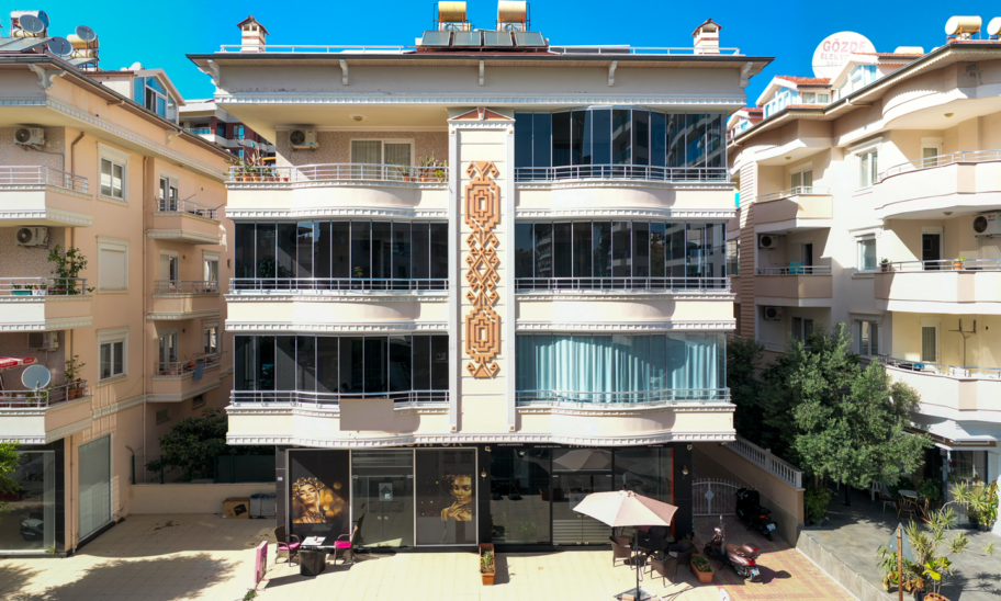 Gemeubileerd 3 kamer appartement te koop in Cleopatra Alanya 1