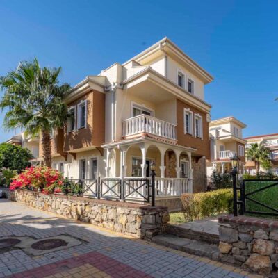 Möblierte 4-Zimmer-Villa zum Verkauf in Incekum Alanya 1