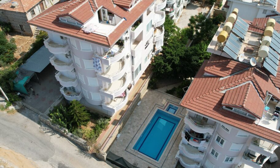 Namješten jeftin trosobni stan na prodaju u Sugozu Alanya 1