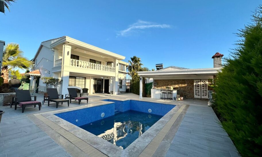 Villa Meublée De Luxe De 6 Pièces à Vendre à Turkler Alanya 1