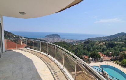 Günstige 4-Zimmer-Villa zum Verkauf in Tepe Alanya 1