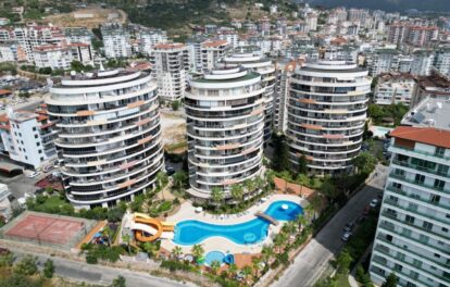 Volledige activiteit 3 ​​kamer appartement te koop in Cikcilli Alanya 1